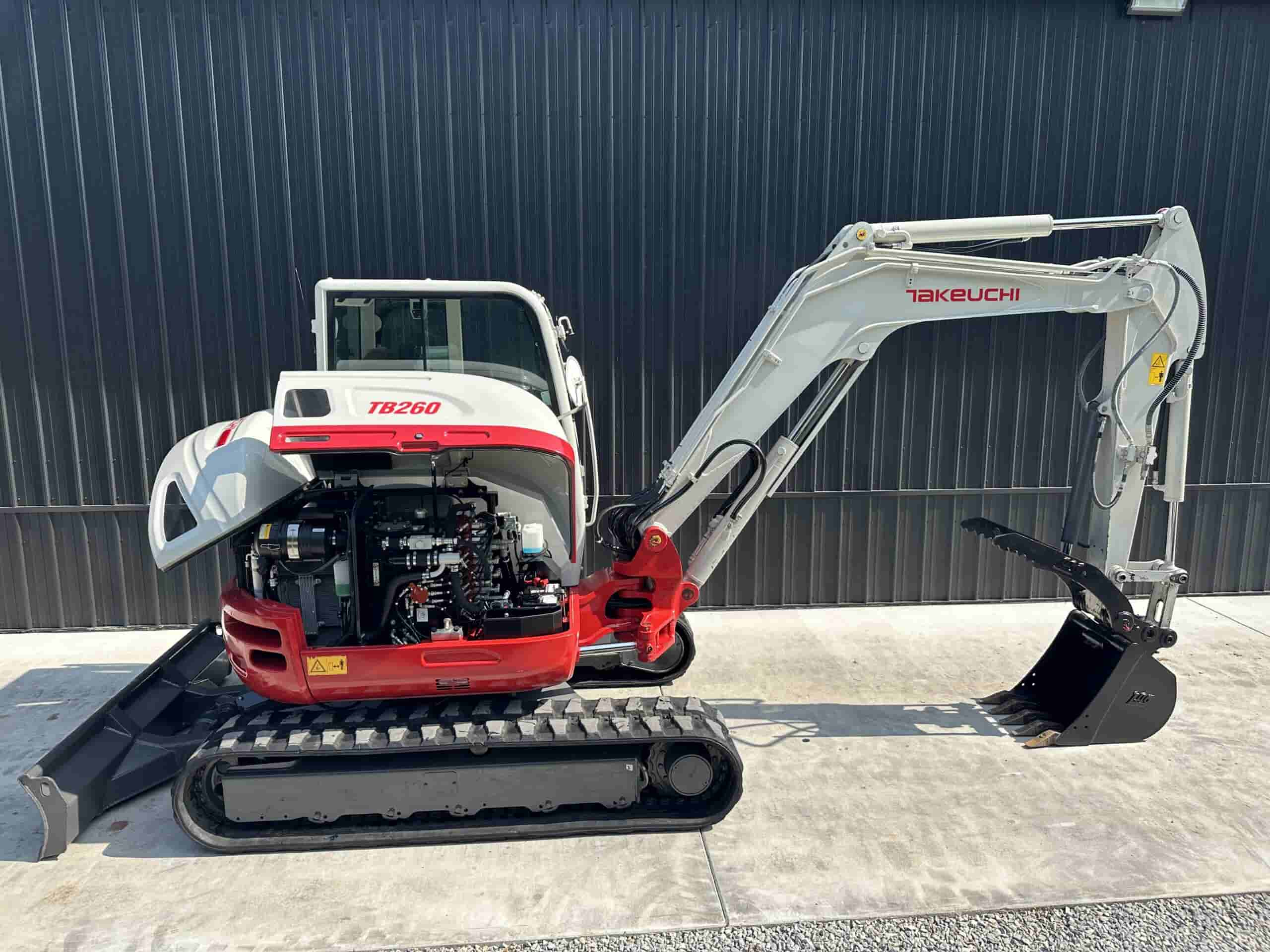 2017 Takeuchi TB260
